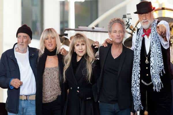 ספרו לנו שקרים, קטנים ומתוקים: והעיקר שתגיעו לקונצרט של Fleetwood Mac, בסן פרנסיסקו