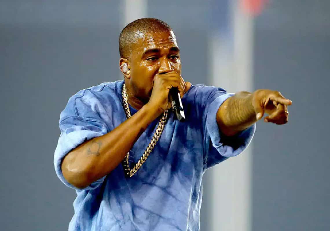 לאחר שהביע אנטישמיות, קניה ווסט בבשורה מפתיעה