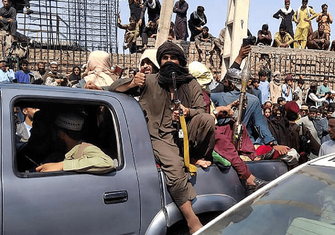 כיבוש אפגניסטן: הטליבאן הגיעו לעיר הבירה קאבול, הנשיא ברח מהמדינה 