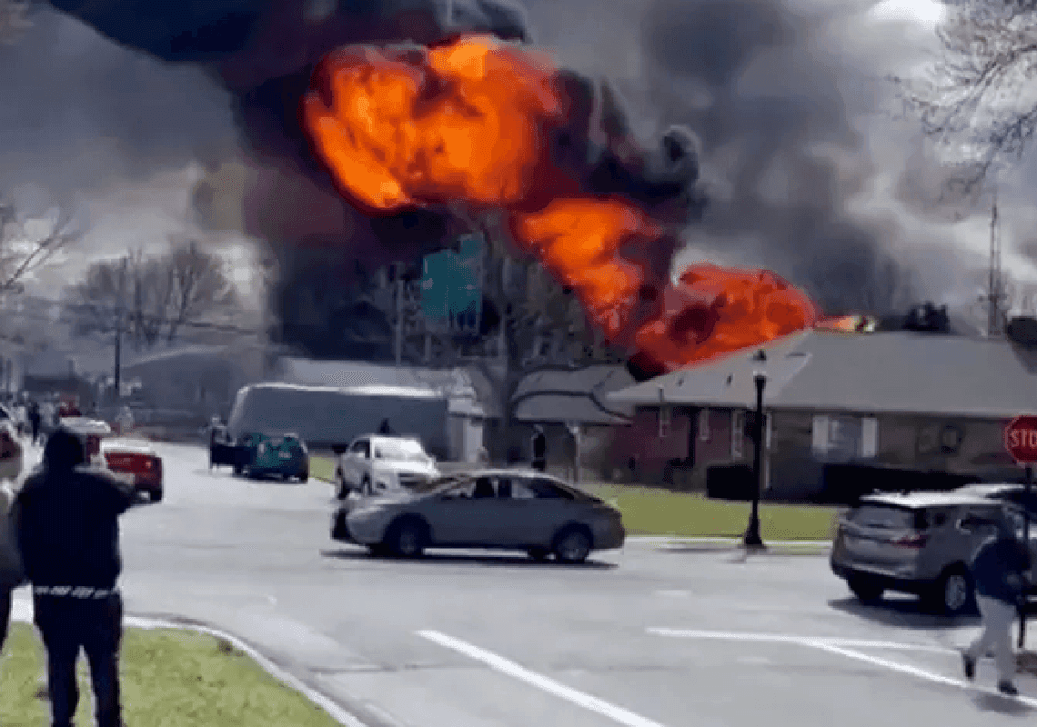 תיעוד ממרילנד: משאית עם עשרות אלפי ליטרים של דלק התהפכה והתפוצצה