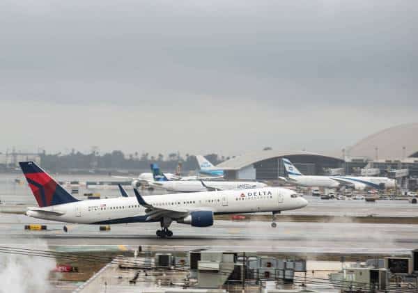 אפקט הקורונה: כמות הנוסעים ב-LAX ירדה ב-85%