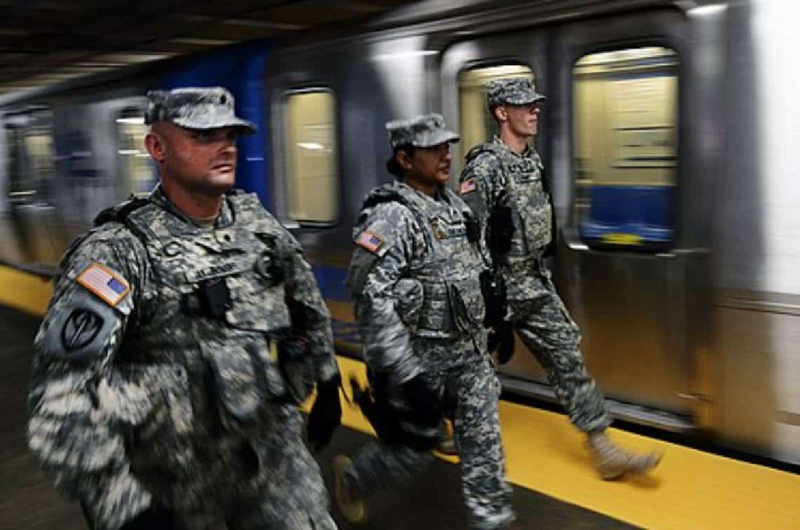 איום טרור? ניו יורק מגייסת 1,000 חיילי משמר לאומי לסייר ברכבת התחתית