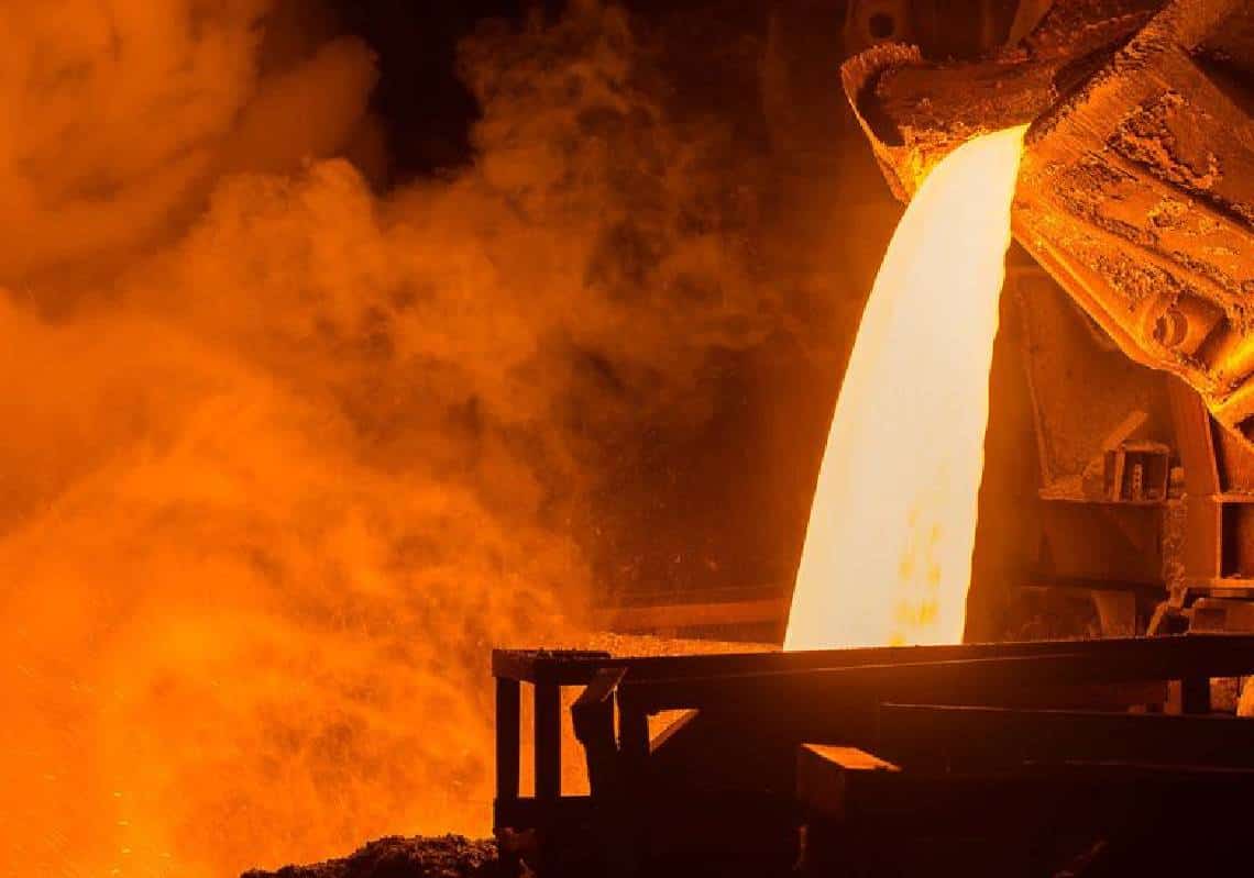 בלב ארה"ב - אדם נמס לחצי לאחר שנפל לתוך ברזל מותך במפעל רכבים