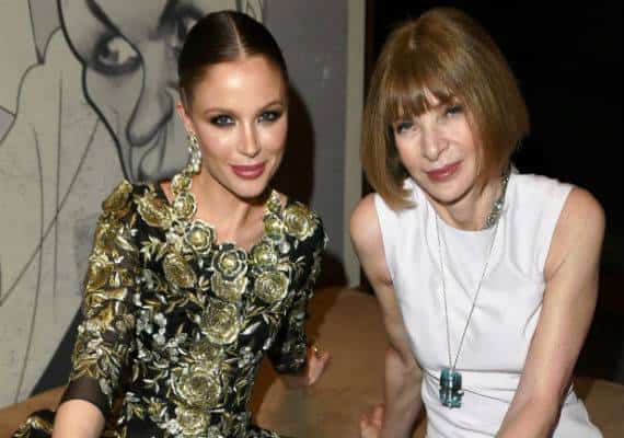 המלאך לובשת פראדה: העורכת הכל יכולה של ווג, אנה ווינטור, החליטה לעזור לפרודתו של הארווי ויינשטיין