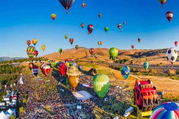 הגיע הזמן למרוץ כדורים פורחים: הפסטיבל הגדול ביותר בעולם ממתין לכם ליד לאס וגאס