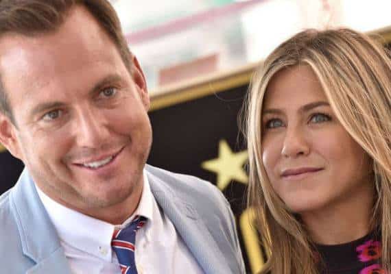 ג'ניפר אניסטון לא מחכה: ממש כמו בעלה הפרוד, גם היא כבר לא לבד