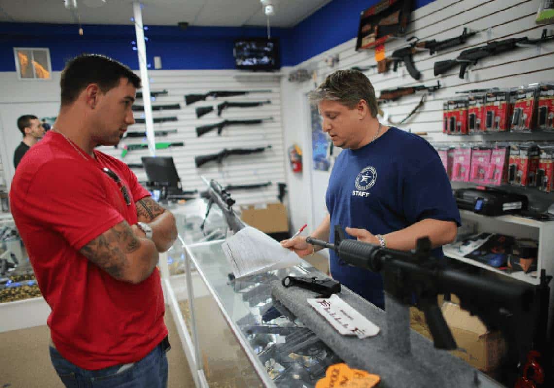 ג'ו ביידן טוען כי אמריקאים המחזיקים ב-AR-15 הם אנשים 'חולים' שרוצים 'להרוג מישהו'