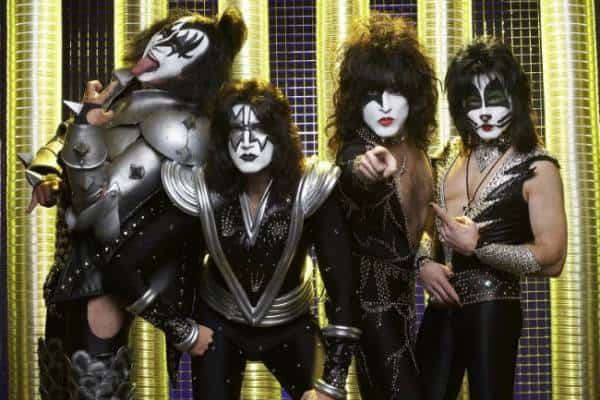 מדוע כדאי לכם להגיע להופעה של Kiss בלאס וגאס: גם אם לא ידעתם שהבסיסט נולד בטירת הכרמל