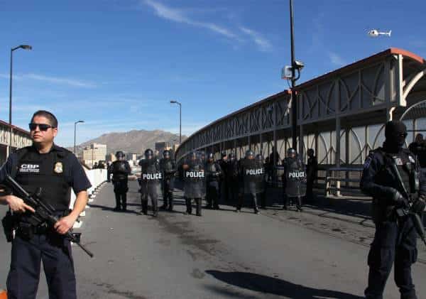 גבול ארה"ב-מקסיקו: שני חיילי מארינס מואשמים בהברחת מהגרים לא-חוקיים