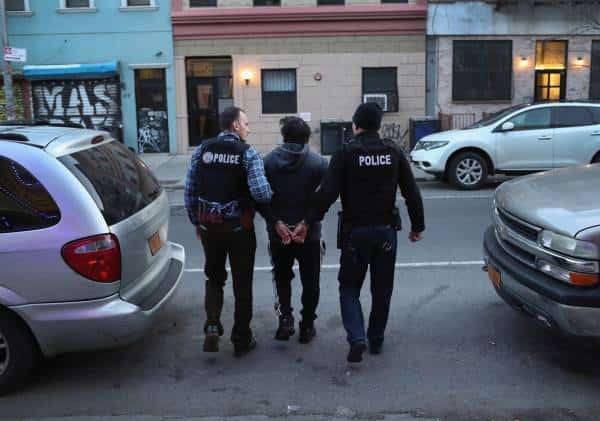 רשויות ההגירה יערכו מבצע רחב במהלך סוף השבוע