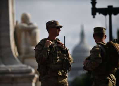 טראמפ מתכנן פריסה צבאית של אלפי חיילי משמר לאומי בשיקגו