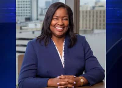 פלורידה: מנהלת בכירה גנבה 3.6 מיליון דולר ממערכת הבריאות - וקנתה עגלת גולף בזהב ורוד