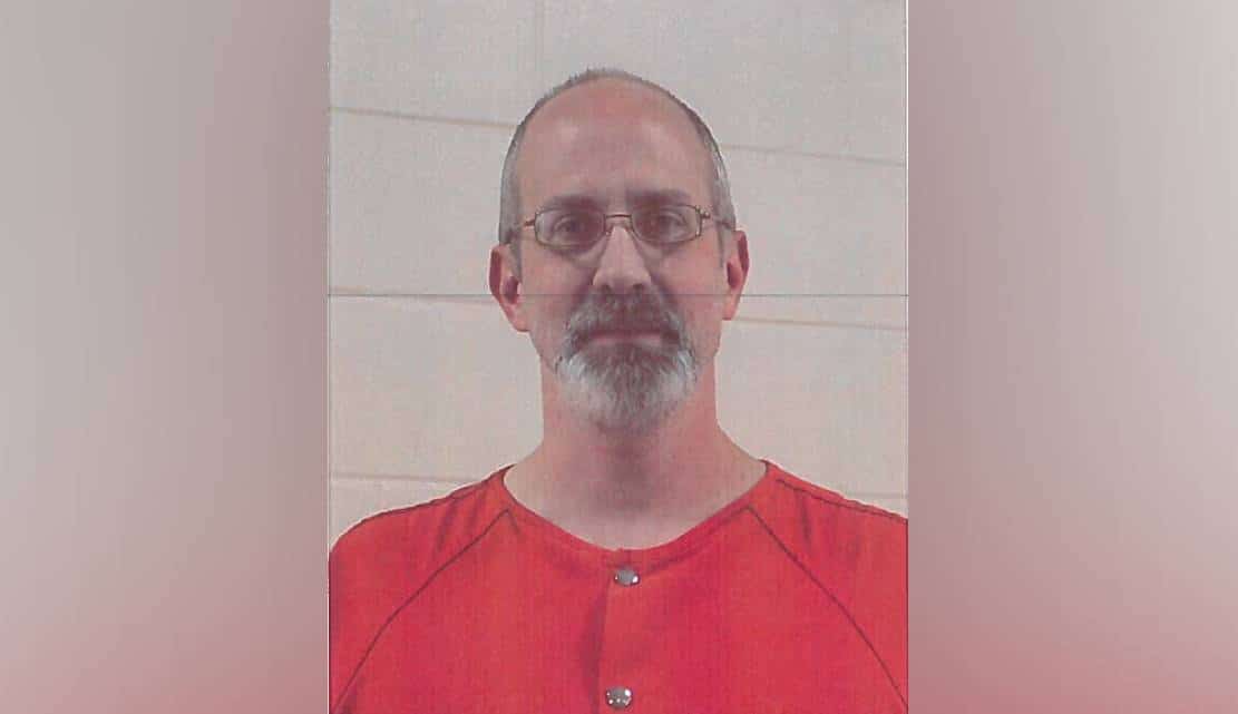 מורה יהודי איים לערוף את הראש לילדה מוסלמית שאמרה כי דגל ישראל פוגעני - מואשם בטרור