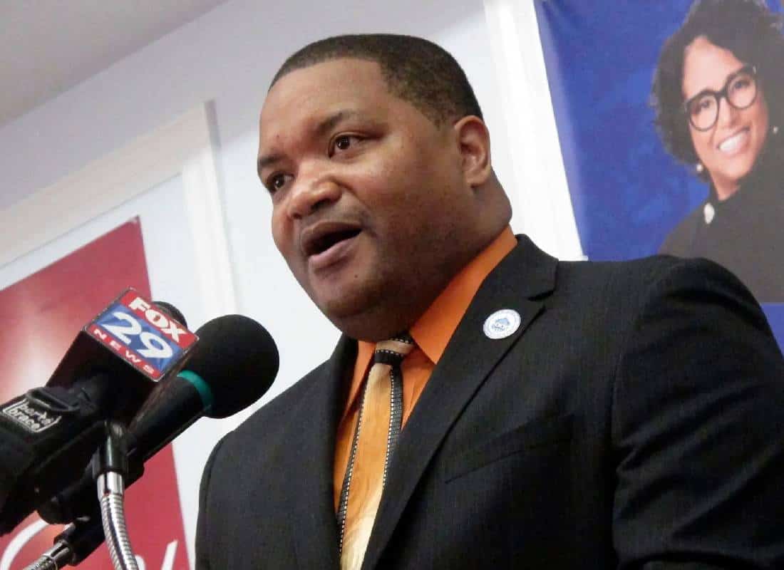 ראש עיריית אטלנטיק סיטי הואשם בעבירות התעללות בילדים