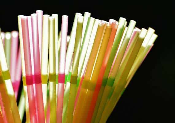 מצטרפת לגל הירוק: רשת המלונות הגדולה בעולם הודיעה על הפסקת השימוש בקשים מפלסטיק