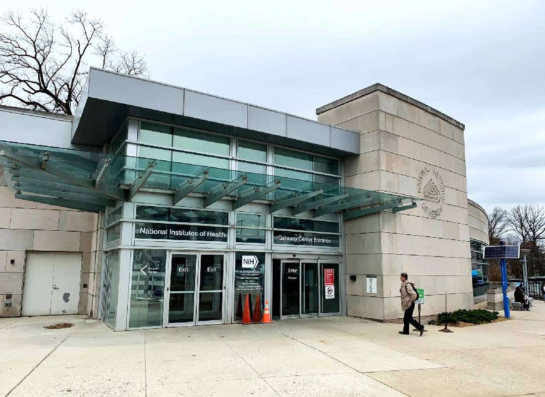 למה פיטרו את החוקר הבכיר? גל פיטורים במכון הלאומי לבריאות מסכן את עתיד המחקר הרפואי באמריקה