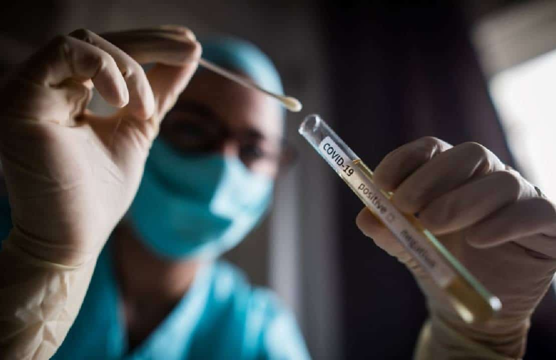 ביטולי הקורונה חזרו: שני תיכונים בקליפורניה ביטלו משחקי פוטבול בגלל שחקנים שחלו