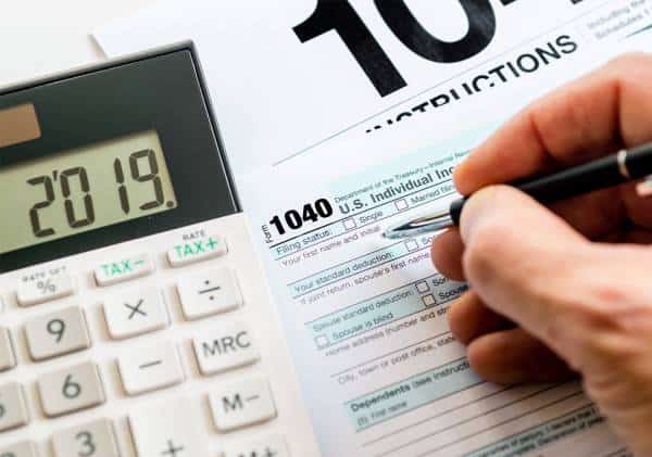 רגע לפני תשלום המיסים, IRS מזהיר: כך תמנעו מהונאה