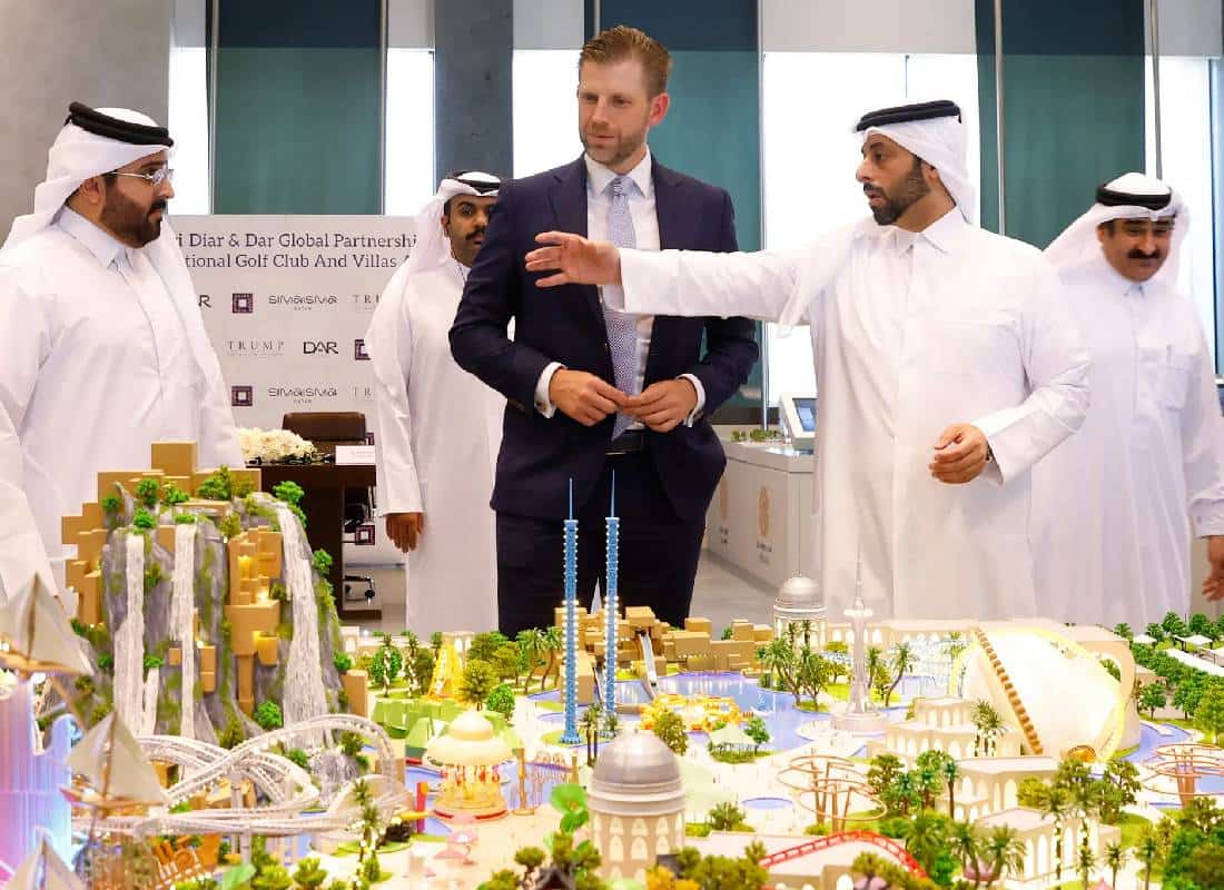 אימפריית המיליארדים: בניו של טראמפ סוגרים עסקאות ענק ברחבי העולם שיעשירו את אביהם הנשיא