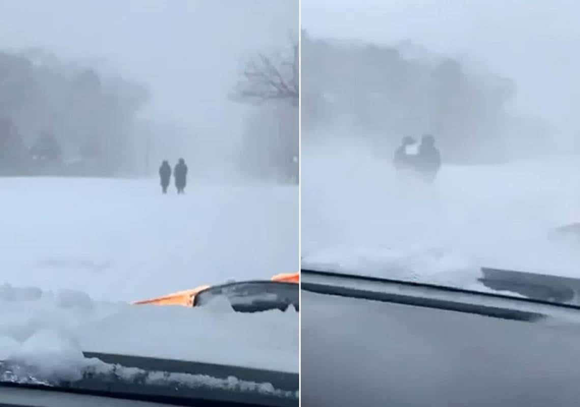 תיעוד מקומם מניו ג'רזי: שני חרדים כוסו בשלג וקרח, נהג המפלסת שלג התפקע מצחוק