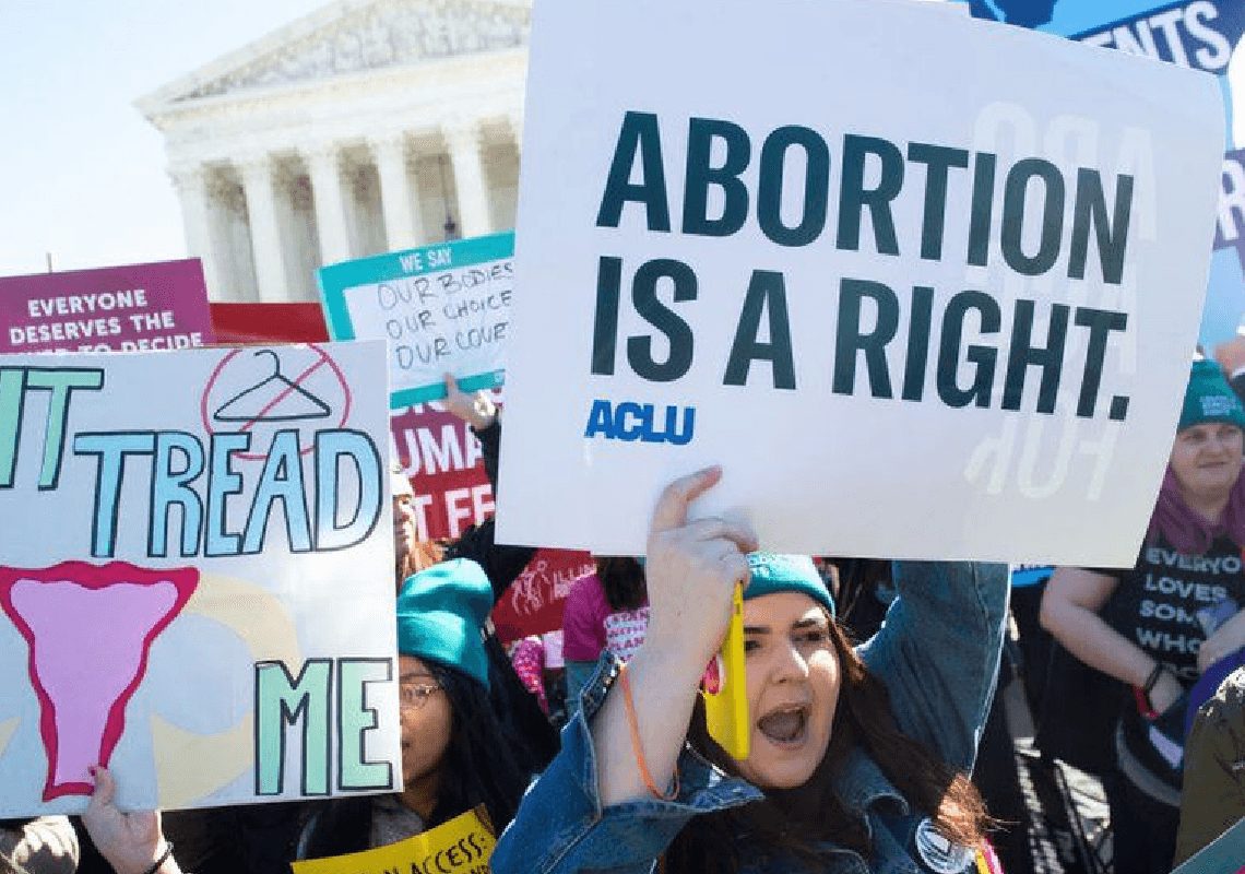 פורטנלד תחרים את היחסים עם טקסס עקב החוק האוסר על הפלות