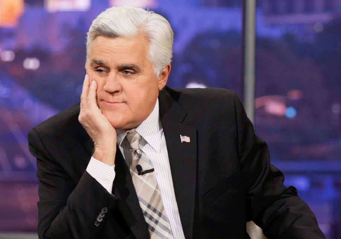  לאחר שנכווה בפניו ג׳יי לנו מגיב: ״יקח לי שבועיים לעמוד חזרה על הרגליים״