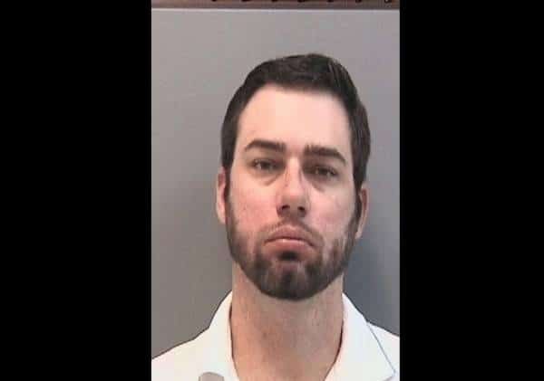 הונאת הום אימפרובמנט כפולה: סיילזמן החתים קשיש על חוזה, קיבל 18.5 אלף דולר במזומן, נעלם והותיר את החברה בחובות