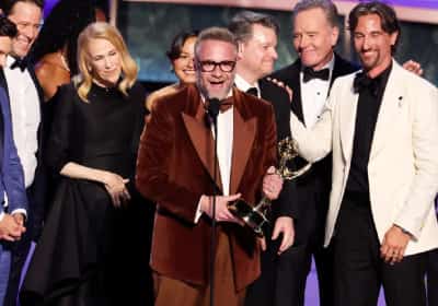 טקס האמי ה־77: 'הסטודיו' של סת' רוגן שברה שיאים עם 13 זכיות