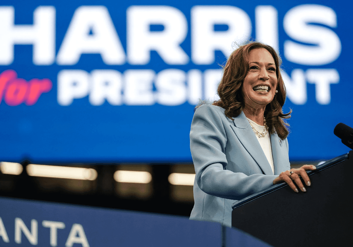 הדמוקרטים בחרו: קמלה האריס היא המועמדת שלהם לנשיאות ארה"ב