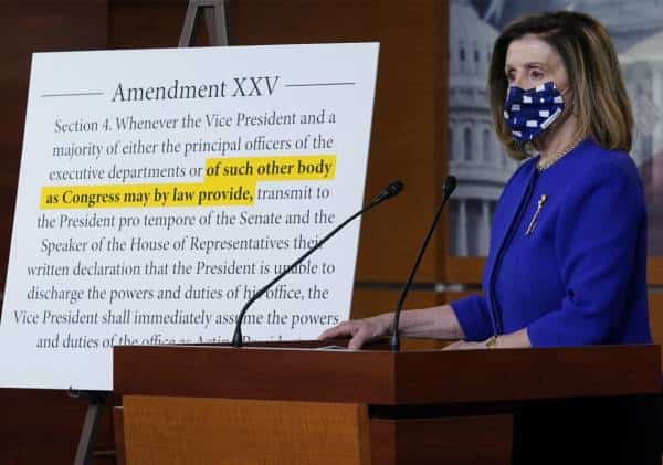 פלוסי הציגה ועדה לבדיקת כשירות רפואית של הנשיא, טראמפ בתגובה: "משוגעת"