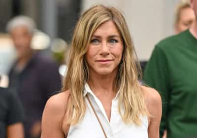 ג’ניפר אניסטון מזהירה ממציאות מסוכנת בהוליווד: "אנשים יצאו מדעתם"