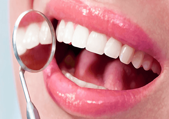 נסו לנחש: הפעולה הזו שכולנו עושים נמצאה יעילה במניעת היווצרות חורים ותורמת לבריאות הפה