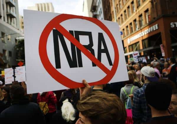 "מפיץ תעמולה שקרית": עיר בארה"ב תגדיר את ה-NRA כארגון טרור