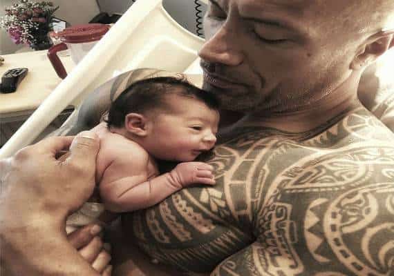 מזל טוב: דה-רוק, דווין ג'ונסון, הודיע באינסטגרם שהפך לאב בפעם השלישית, עם לידת התינוקת טיאנה 