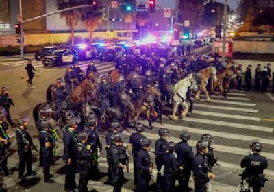 המהומות מתפשטות: טראמפ שולח יחידות טקטיות ל-5 ערים נוספות