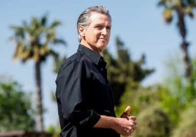 גווין ניוסום במהלך שמאותת: הוא מכוון לתפקיד העליון בבית הלבן