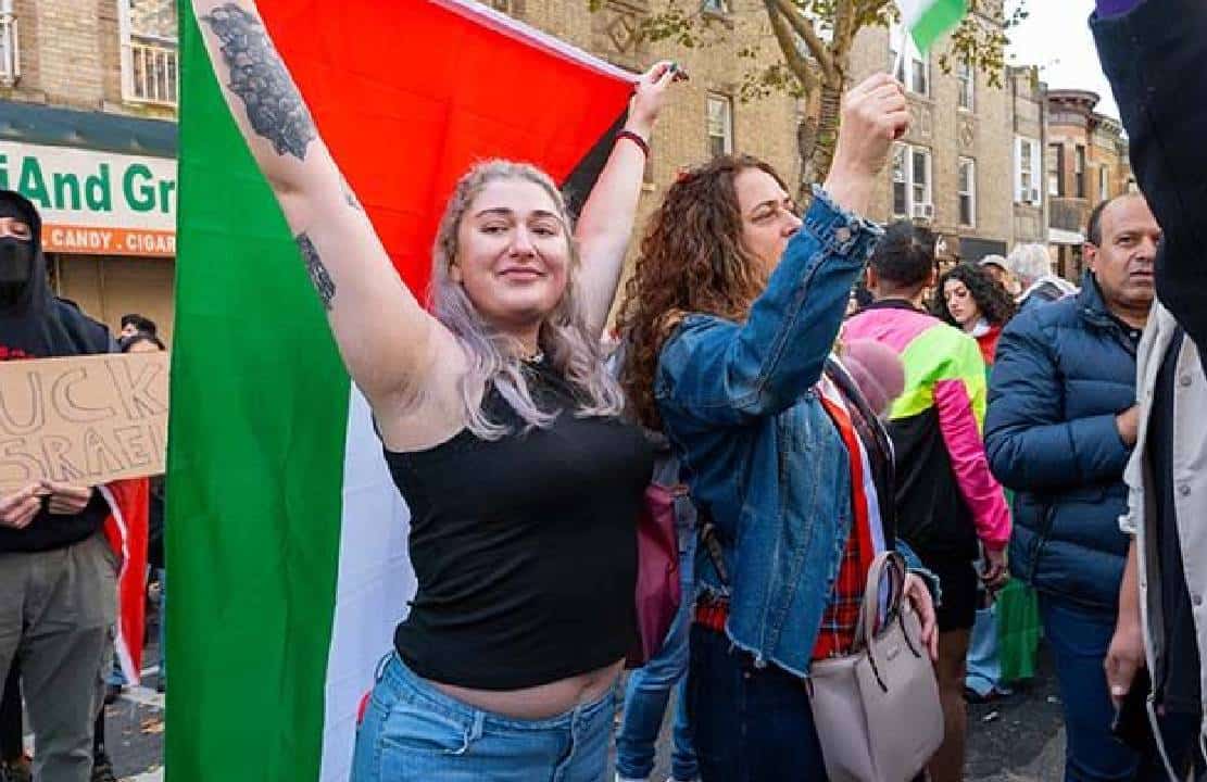 תופעה: צעירות אמריקאיות מתאסלמות בשל שנאת ישראל ו'הזדהות עם פלסטין'