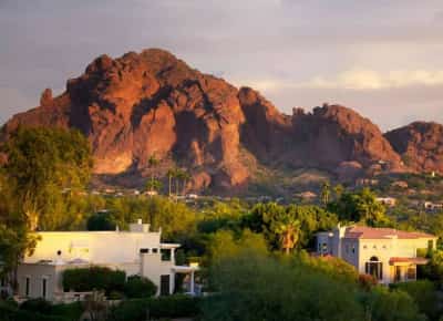 סקוטסדייל דוחקת את אוסטין: איך עיר מדברית קטנה הפכה למרכז המיליונרים הצומח ביותר בארה"ב