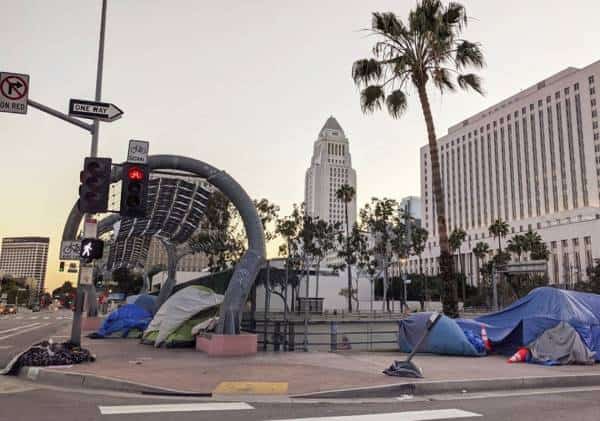 אור ירוק לתכנית פינוי ההומלסים בלוס אנג'לס
