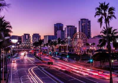 כוס בירה מתחת לשמש: עיר שנייה בקליפורניה מתירה שתייה באוויר הפתוח