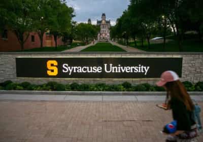 אנטישמיות לתפארת: בשר חזיר נזרק לעבר סטודנטים יהודים שחגגו את ראש השנה 