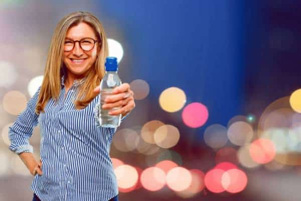 עשי לעצמך טובה ושתי מים: משקאות דיאטטיים עלולים לסכן נשים שעברו את גיל המעבר