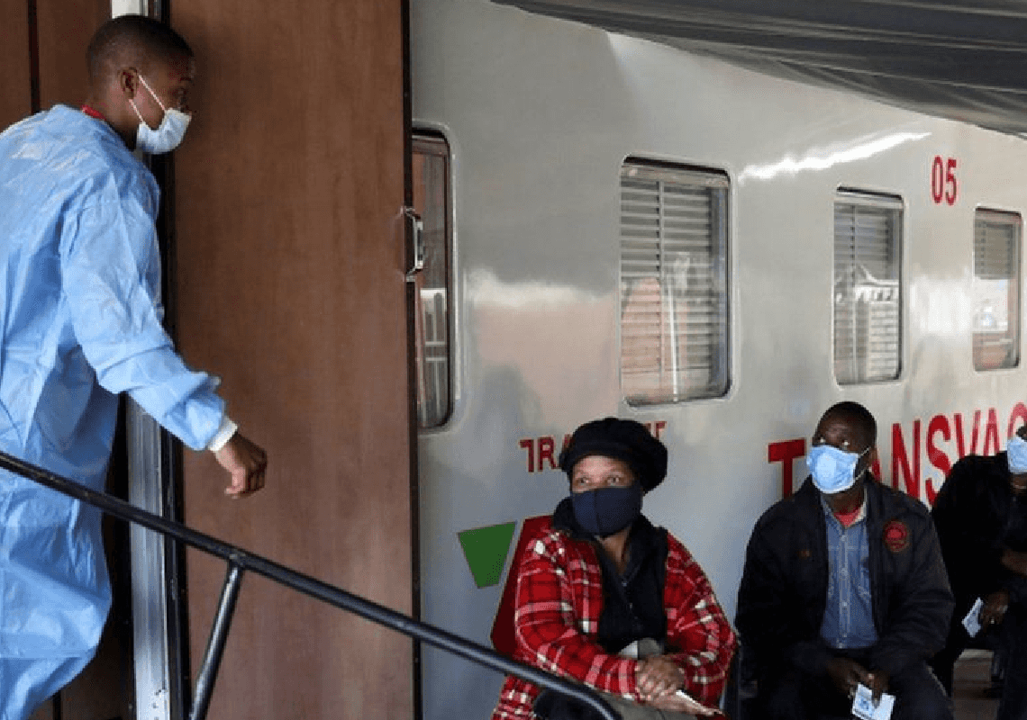 הווריאנט החדש: מומחי בריאות מאשימים את המדינות העשירות בהתפתחות 'אומיקרון'