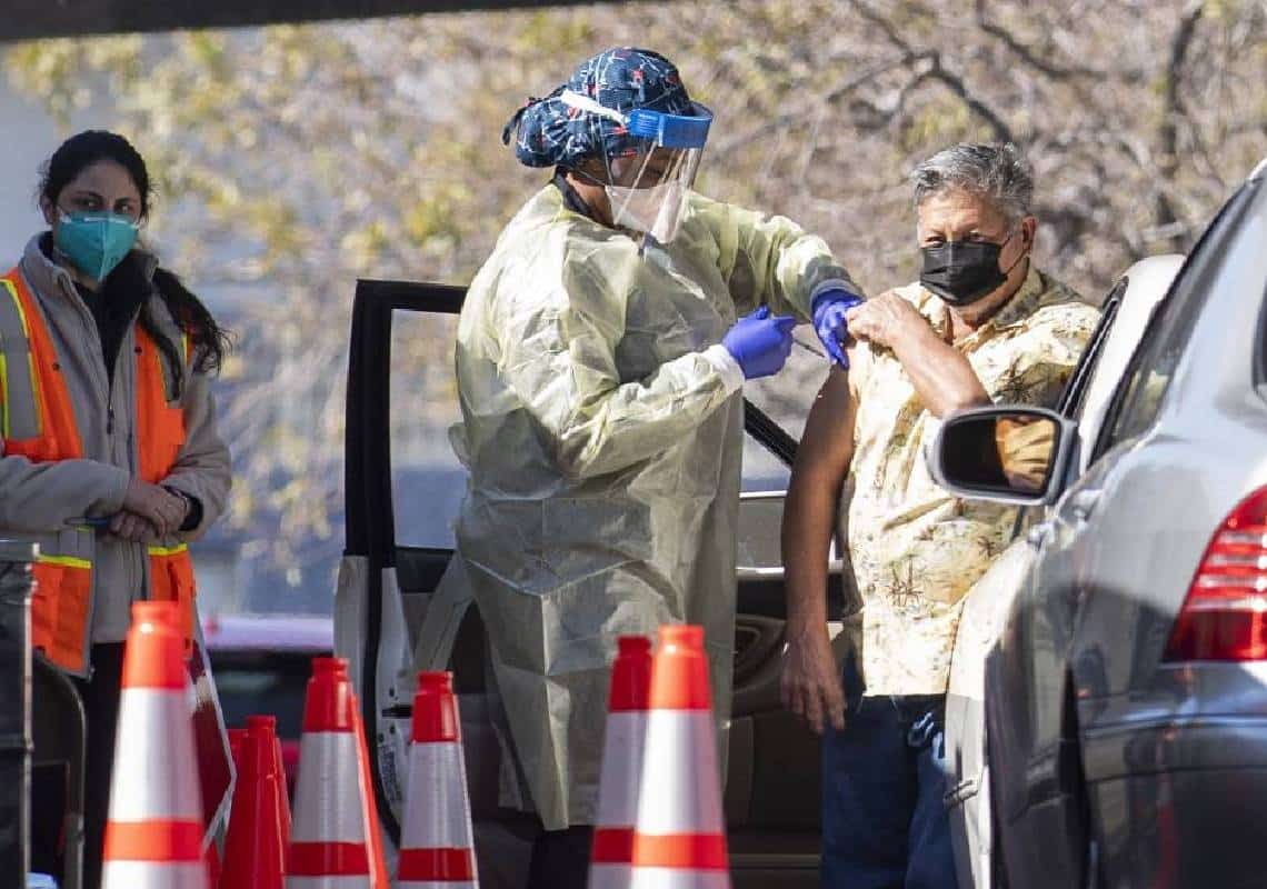קליפורניה הודיעה: בני 18 ומעלה זכאים להתחסן במנה שלישית