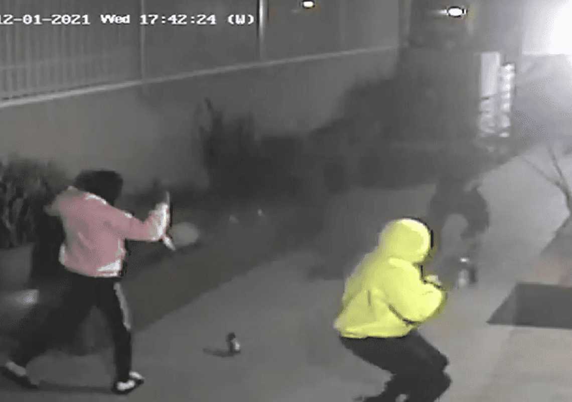 לוס אנג'לס: המשטרה פרסמה תיעוד משוד מזוין בהוליווד