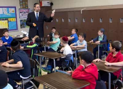 חמש עשרה מיליון דולר לסיוע בחינוך יהודי: ניו יורק משיקה תוכנית מהפכנית לסבסוד בתי ספר יהודיים