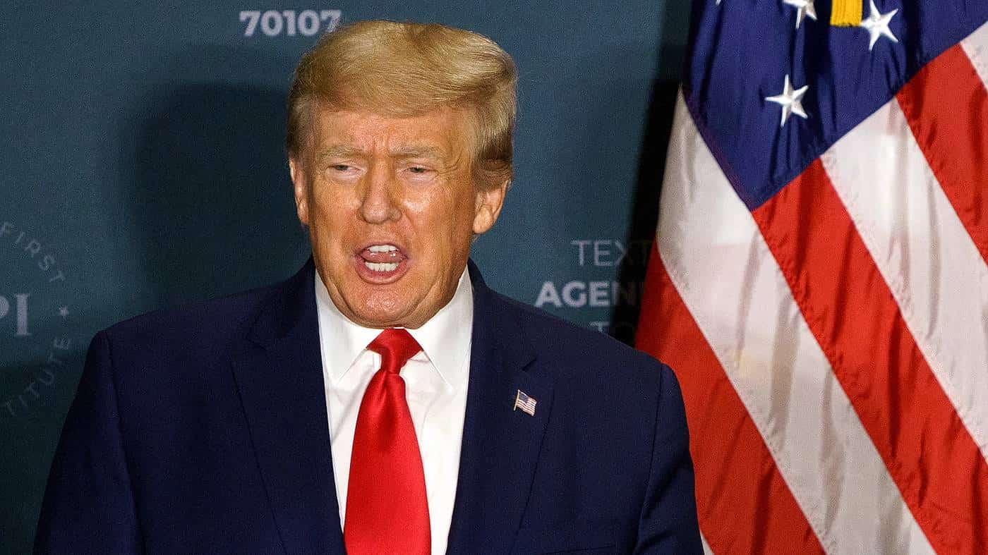 טראמפ: "ה-FBI הטיל מצור וכבש את ביתי במאר-א-לאגו, חיטט בכספות וביצע חיפוש לא חוקי בו - מדובר ברדיפה פוליטית"