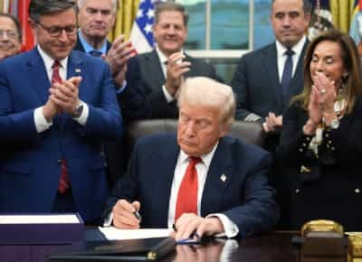 סוף לשיתוק: השבתת הממשל הארוכה בתולדות ארצות הברית הסתיימה אחרי 43 ימים