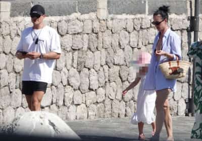 רק נפרדו – וכבר שוב יחד: קייטי פרי ואורלנדו בלום מבלים באיטליה עם בתם