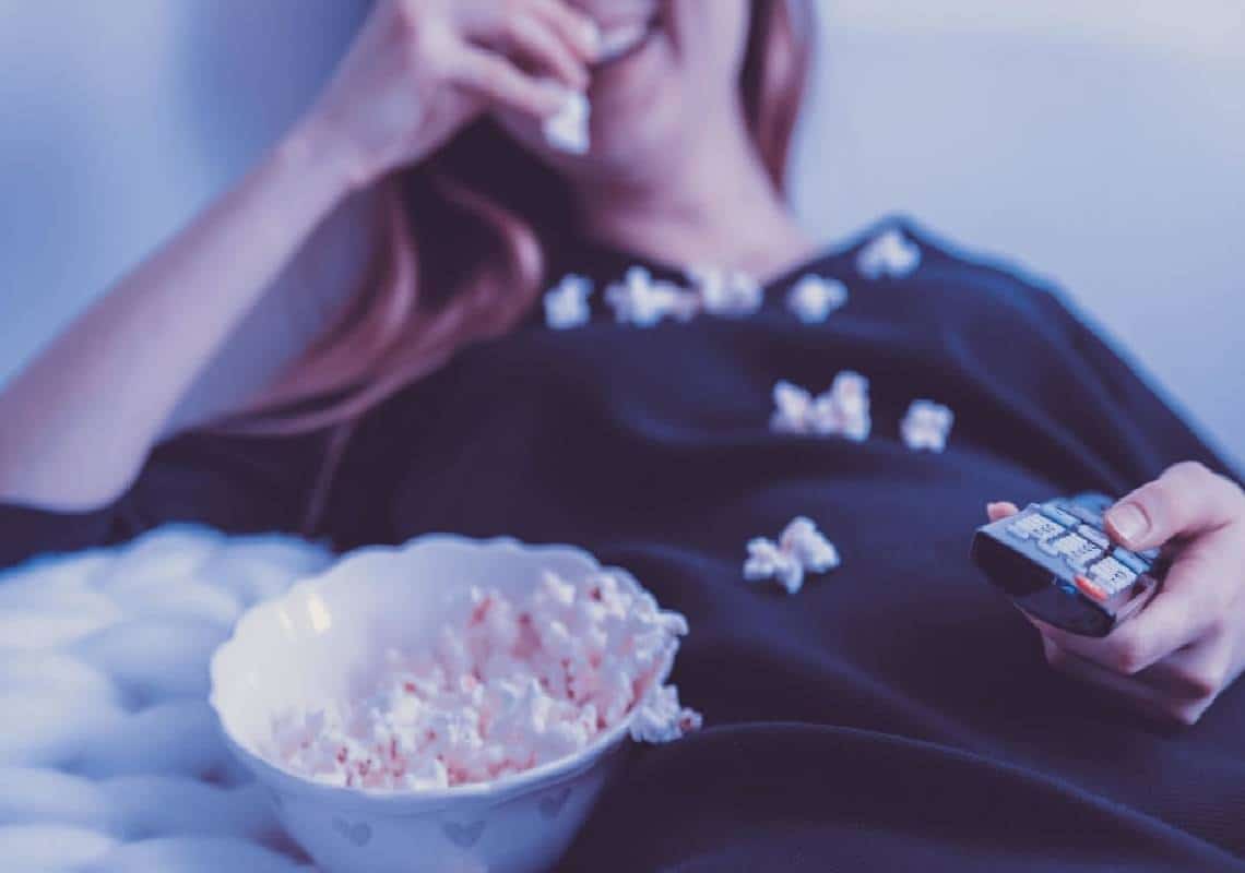 בינג׳ מרענן לימי הקיץ החמים: שלוש סדרות שאתם חייבים להכיר 